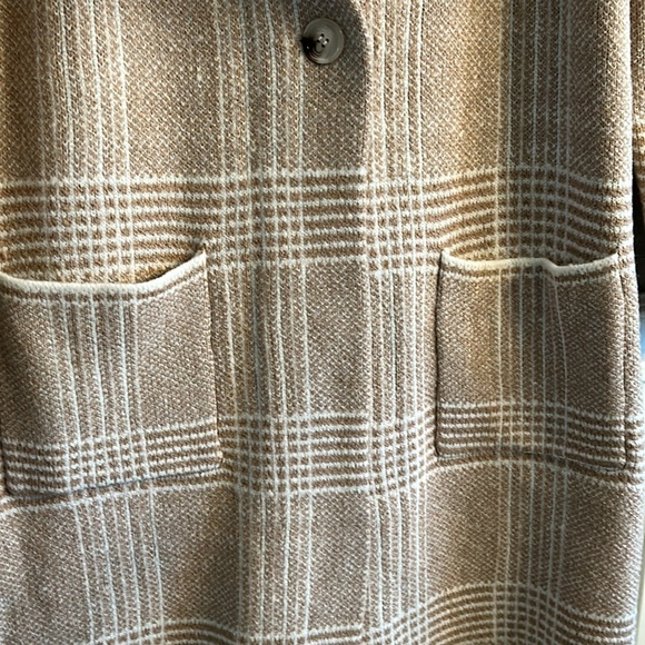 Carly Jean - size M long soft long sweater. NNT colors cream & soft sand - Picture 5 of 12